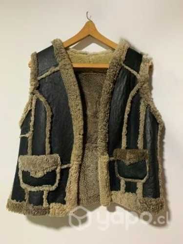 Estilosa y calientita chaqueta de &quot;cuero&quot; talla L