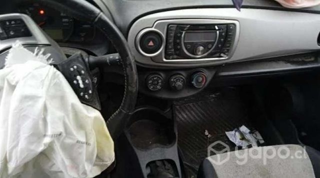 Caja Toyota Yaris Sport 2014