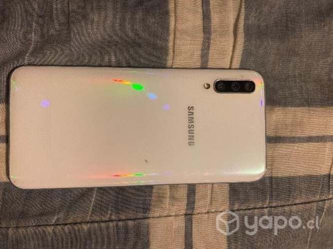 celular con pantalla quebrada