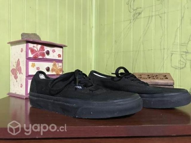 Zapatillas vans authentic black poco uso