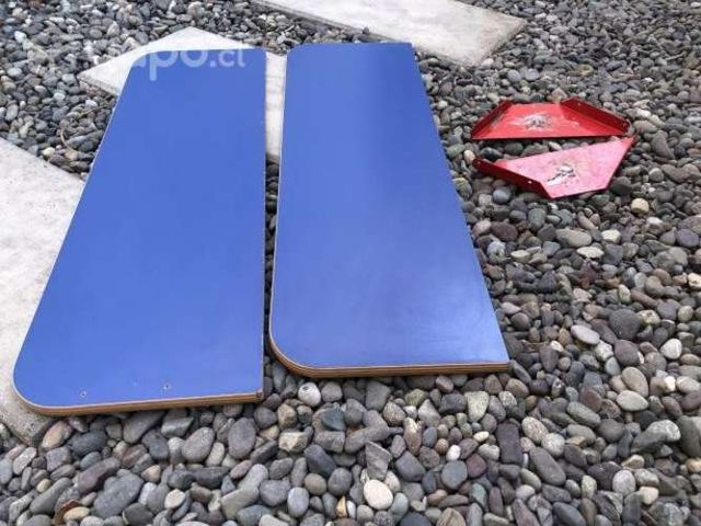 Repisa infantil con sus soportes Dos X