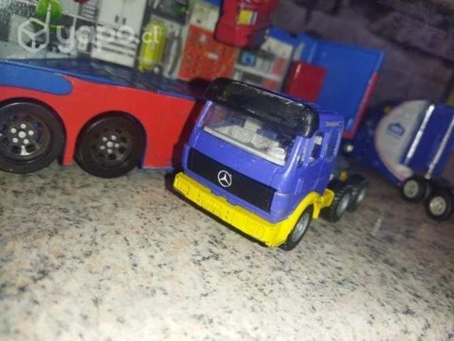 Camión siku aleman mercedes Benz