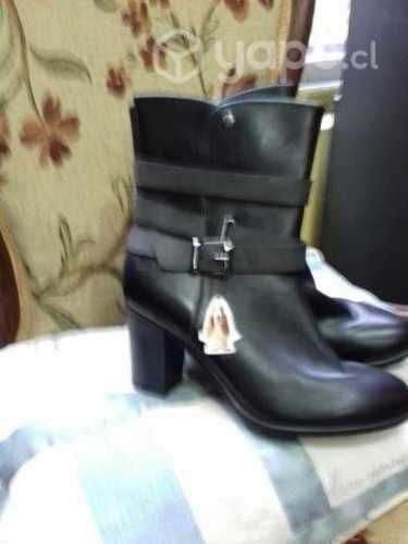 Botines negros Hush Poppy