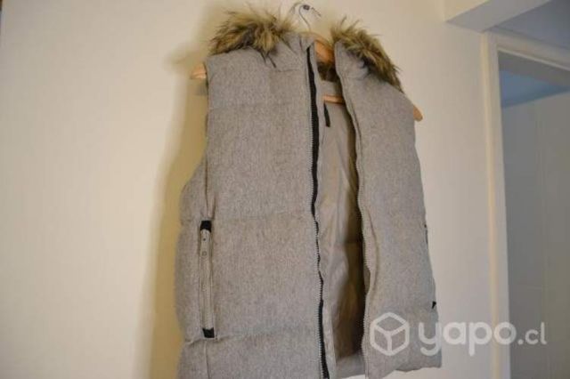 Parka GAP sin mangas con gorrito