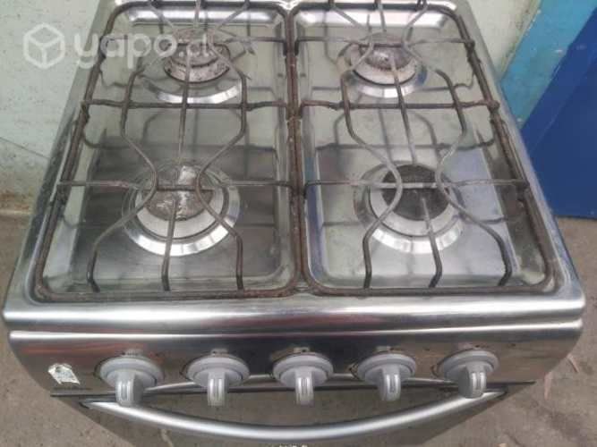 Cocina de 4 platos más horno.