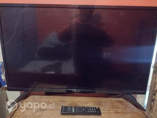 Televisor Daewoo con su control Lo Barnechea