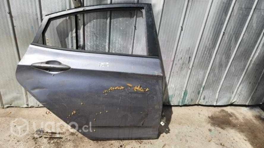 Puerta trasera derecha kia soluto 2020