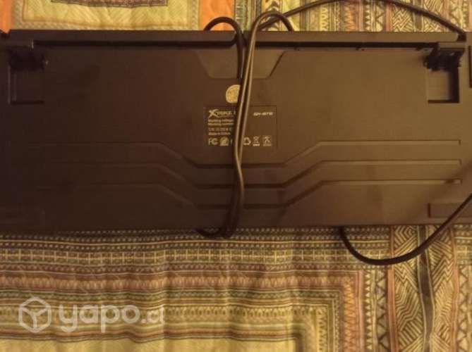 Teclado Mecánico XTRIKE ME GK-979 RGB