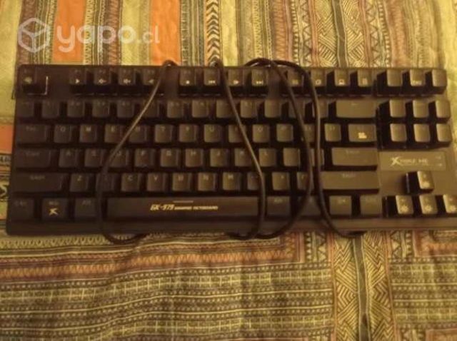 Teclado Mecánico XTRIKE ME GK-979 RGB