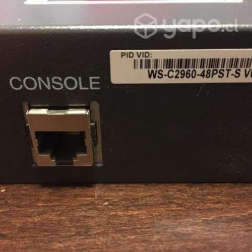 Switch Cisco 2960-24TC-L