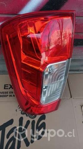 Foco trasero izquierdo Nissan np300 original