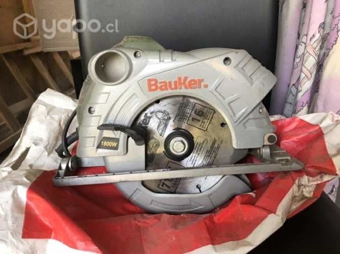 Sierra circular eléctrica Bauker