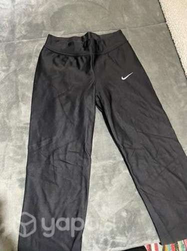 Ropa juvenil en buen estado