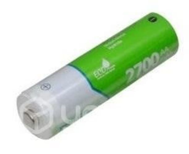 Cargador Philco de Bateria 9V AAA/AA + 2 Pilas AA