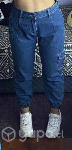 Pantalones cargo y pitillos