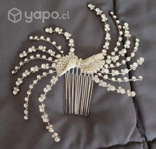 Tocado de novia para el cabello