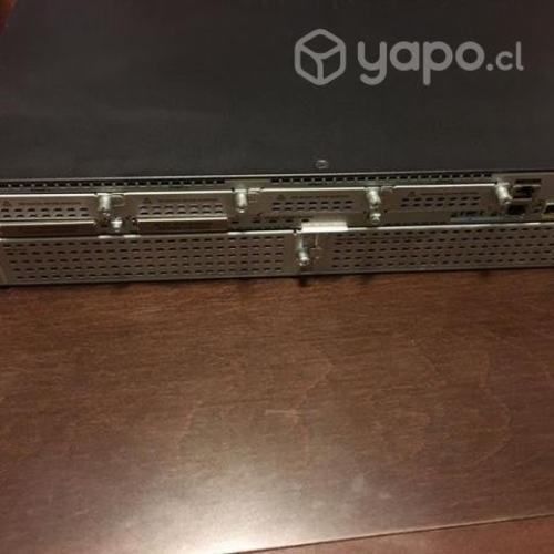 Router Cisco 2921/K9 impecable