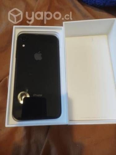 Iphone Xr con detalle en pantalla