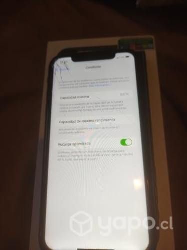 Iphone Xr con detalle en pantalla