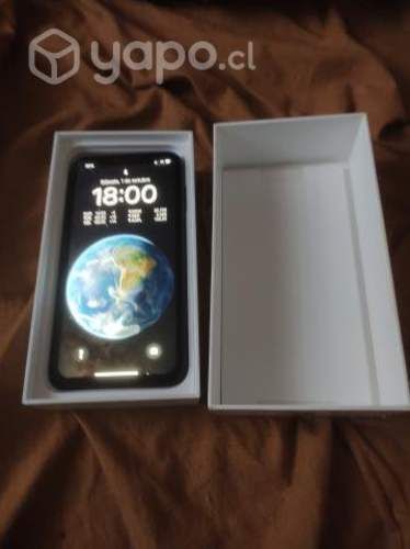 Iphone Xr con detalle en pantalla