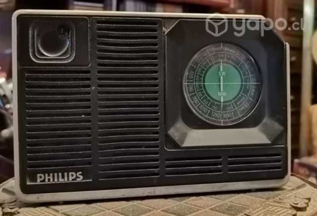 Antigua radio portatil philips años 70