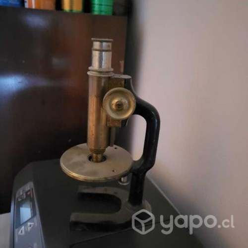 Microscopio bronce antiguo