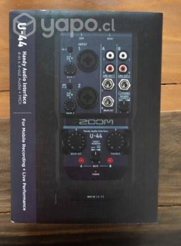 Interfaz de Audio Zoom U-44
