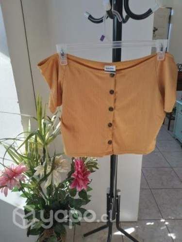 Poleras, falda, y bodys