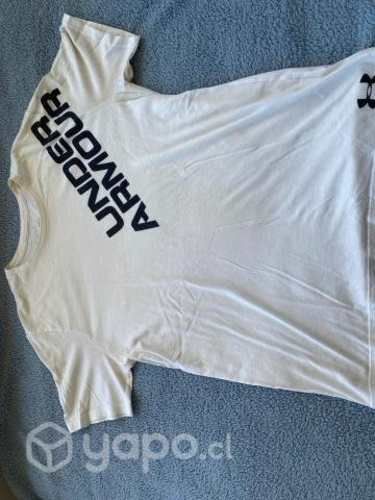 Polera Under Armour, talla M