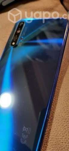 Celular Huawei Nova 5T con carcasa de TWICE