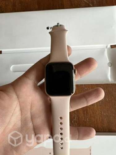 Apple watch se 40mm gold