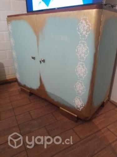 Cómoda bombe restaurada