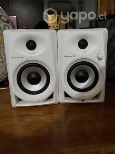 Parlantes Pioneer Dj DM 40