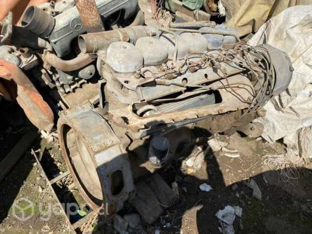 Motor Deuz modelo FL912W 6 en línea