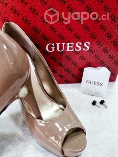 Zapatos medio abierto