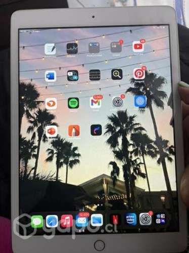 IPad 8va generación + teclado, lápiz y carcasa