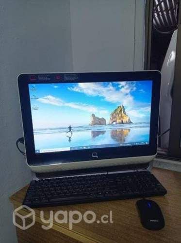 Notebook con teclado y mouse