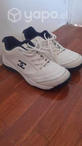 Se zapatillas y zapatos de colegio