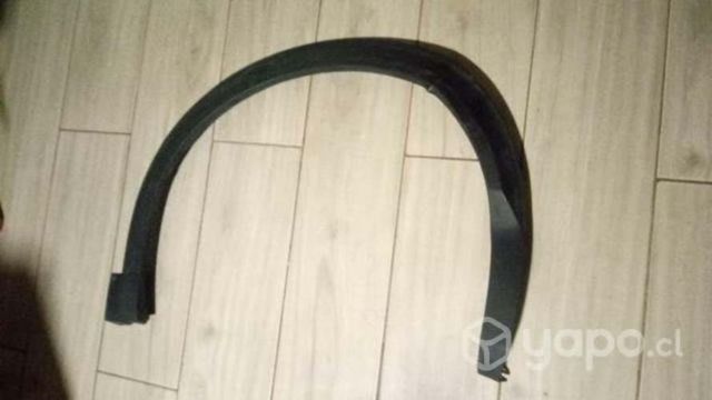 Moldura derecha delantera Peugeot 2008