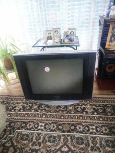 Se ofrece televisor en excelente estado