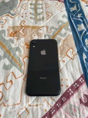 IPhone XR 64 GB (usado) + cable tipo C (nuevo)
