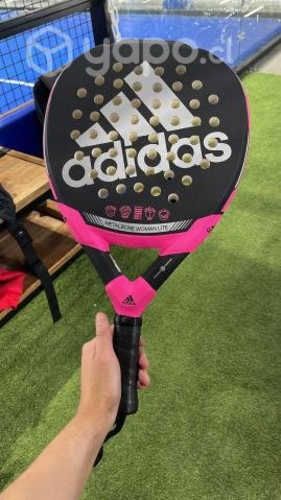 Pala de pádel ADIDAS muy poco uso
