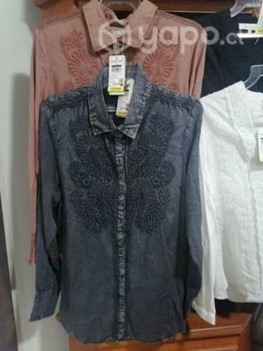 Blusas, poleras, beatles