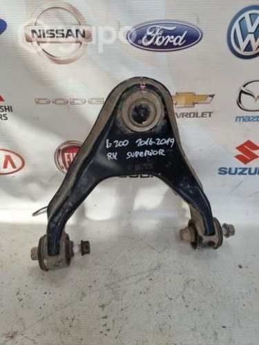 Bandeja superior derecha mitsubishi l200 2016