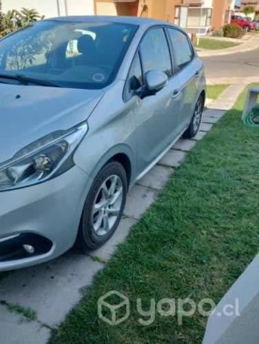 Peugeot 208 impecable petrolero