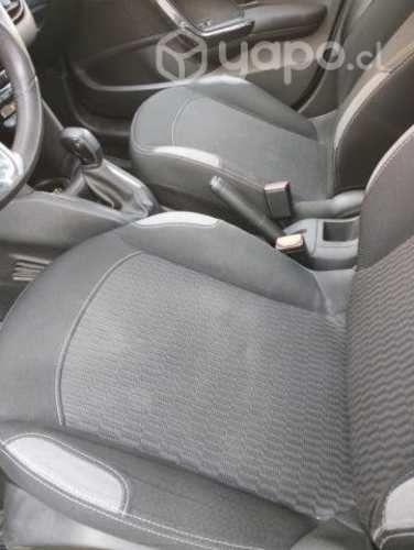 Peugeot 208 impecable petrolero