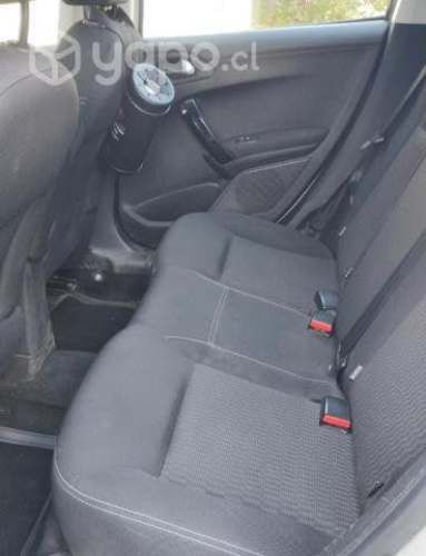 Peugeot 208 impecable petrolero