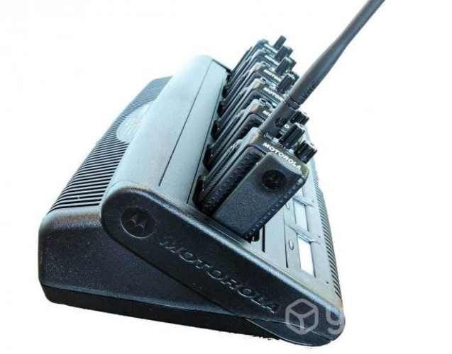 Cargador Múltiple Radio Motorola WPLN4211B