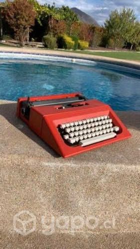 Proyectores, cámaras, gramófono, maquina escribir