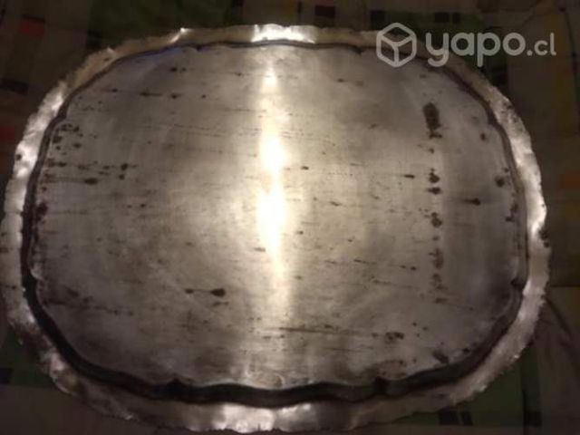 Bandeja antigua bañada en plata